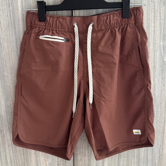 Vuori Banks Shorts - Picture 1 of 7